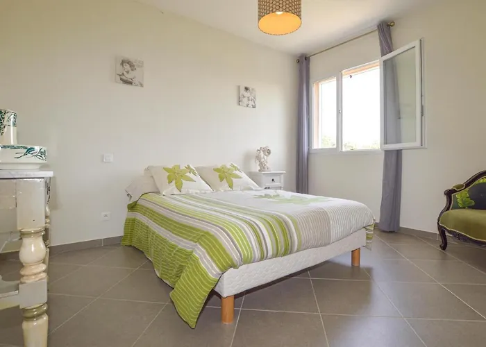 Amazing In Petreto-biccisano Appartement