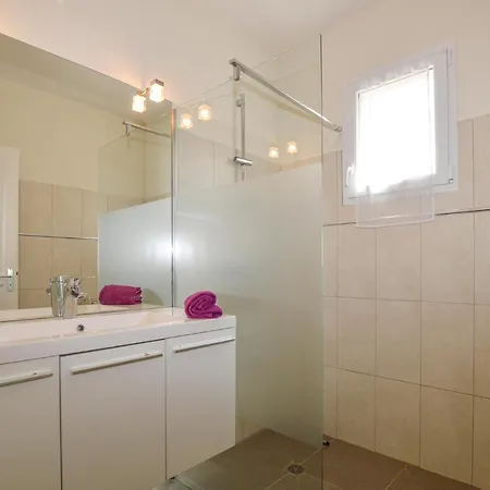 Apartment 3 Bedroom Stunning In Petreto-biccisano *